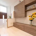 Sunflower - Modern On Maggiore Verbania