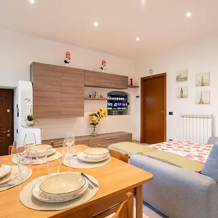 Sunflower - Modern On Maggiore فيربانيا