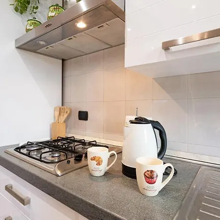 Apartment Sunflower - Modern On Maggiore