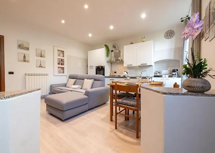 Sunflower - Modern On Maggiore