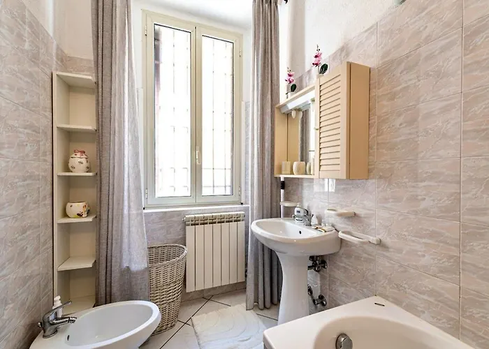 Sunflower - Modern On Maggiore *