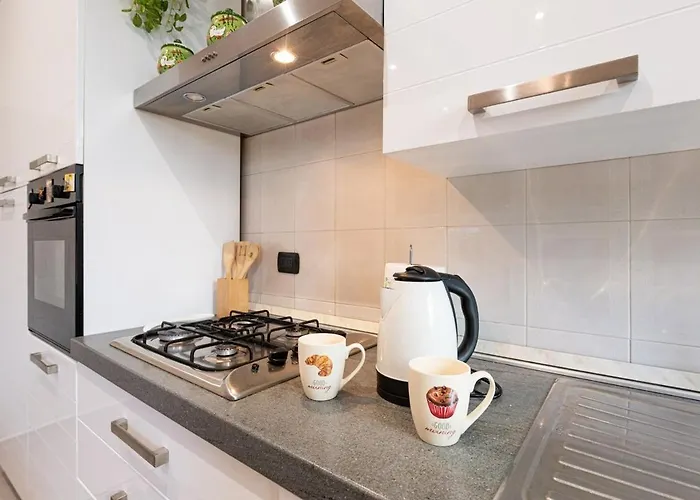 Apartment Sunflower - Modern On Maggiore