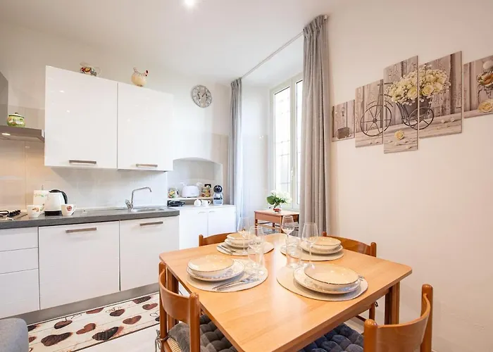 Apartment Sunflower - Modern On Maggiore