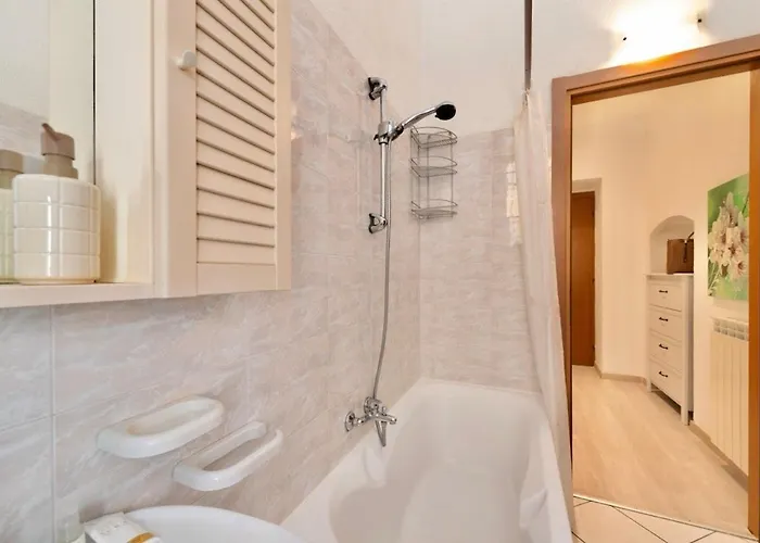 Apartment Sunflower - Modern On Maggiore Verbania